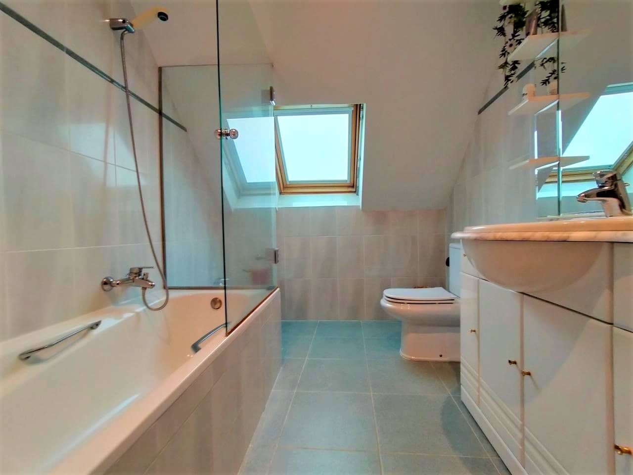 4 quarto Quinta/Casa Rural para venda em Amoeiro com garagem - 325 000 € (Ref: 10014176)