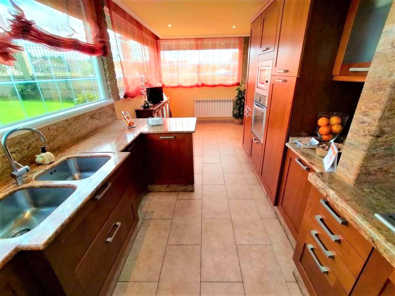 4 quarto Quinta/Casa Rural para venda em Amoeiro com garagem - 325 000 € (Ref: 10014176)
