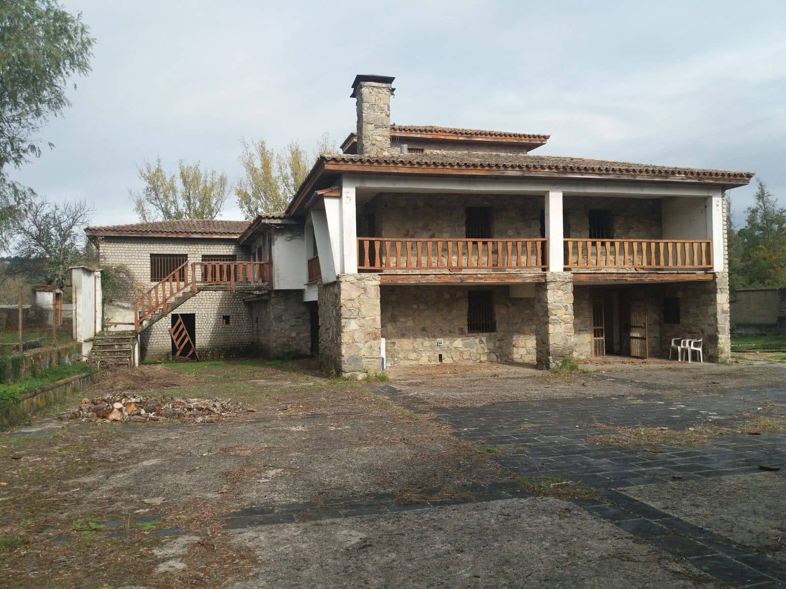 10 soveværelse Finca/Landehus til salg i Monforte de Lemos - € 395.000 (Ref: 3195362)