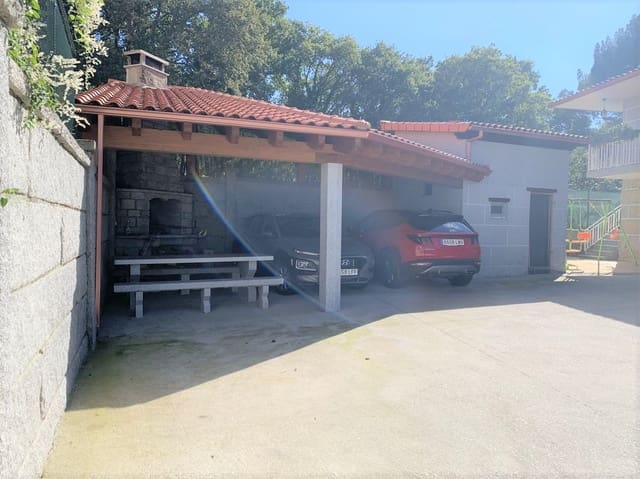 8 bedroom Finca/Country House for sale in Baños de Molgas - € 280,000 (Ref: 6545732)