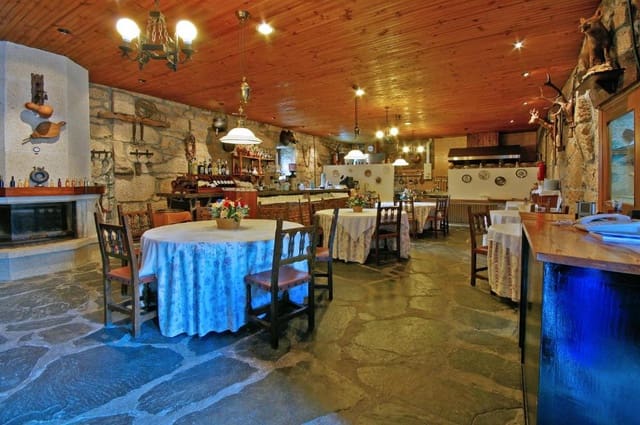 11 soveværelse Finca/Landehus til salg i Chandrexa de Queixa med swimmingpool - € 300.000 (Ref: 6676364)