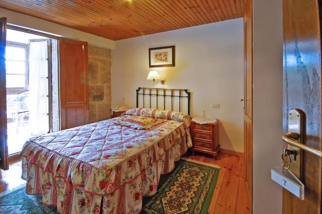 11 soveværelse Finca/Landehus til salg i Chandrexa de Queixa med swimmingpool - € 300.000 (Ref: 6676364)