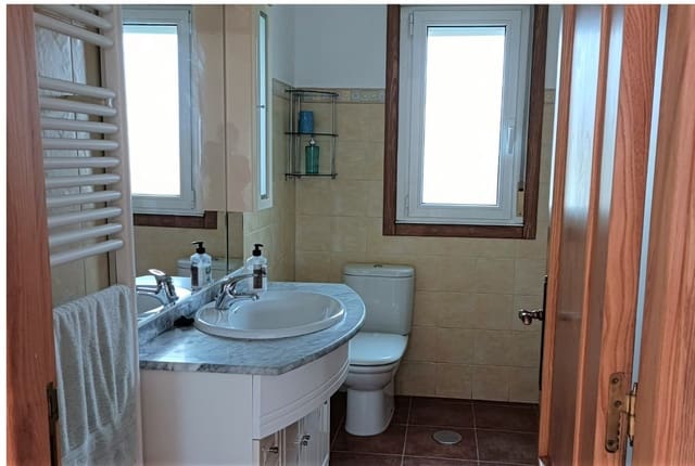 3 slaapkamer Finca/Landhuis te koop in Ourense stad met garage - € 265.000 (Ref: 6797017)