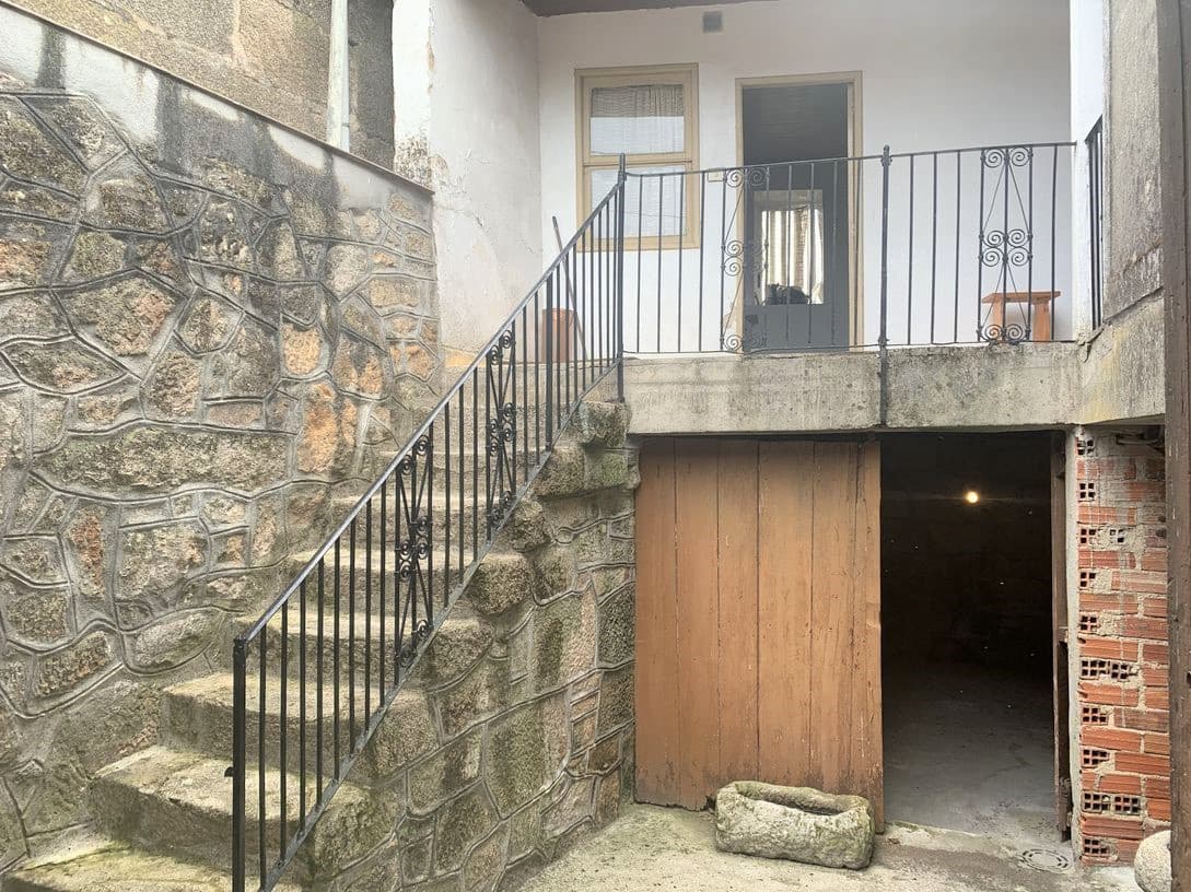 4 soveværelse Finca/Landehus til salg i Vilamarin - € 80.000 (Ref: 6908387)