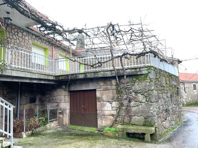 4 sovrum Finca/Hus på landet till salu i Chantada - 250 000 € (Ref: 8113234)