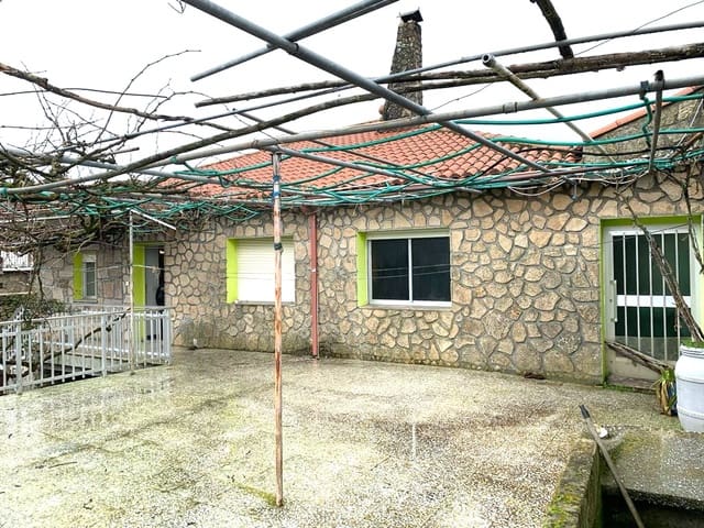 4 sovrum Finca/Hus på landet till salu i Chantada - 250 000 € (Ref: 8113234)