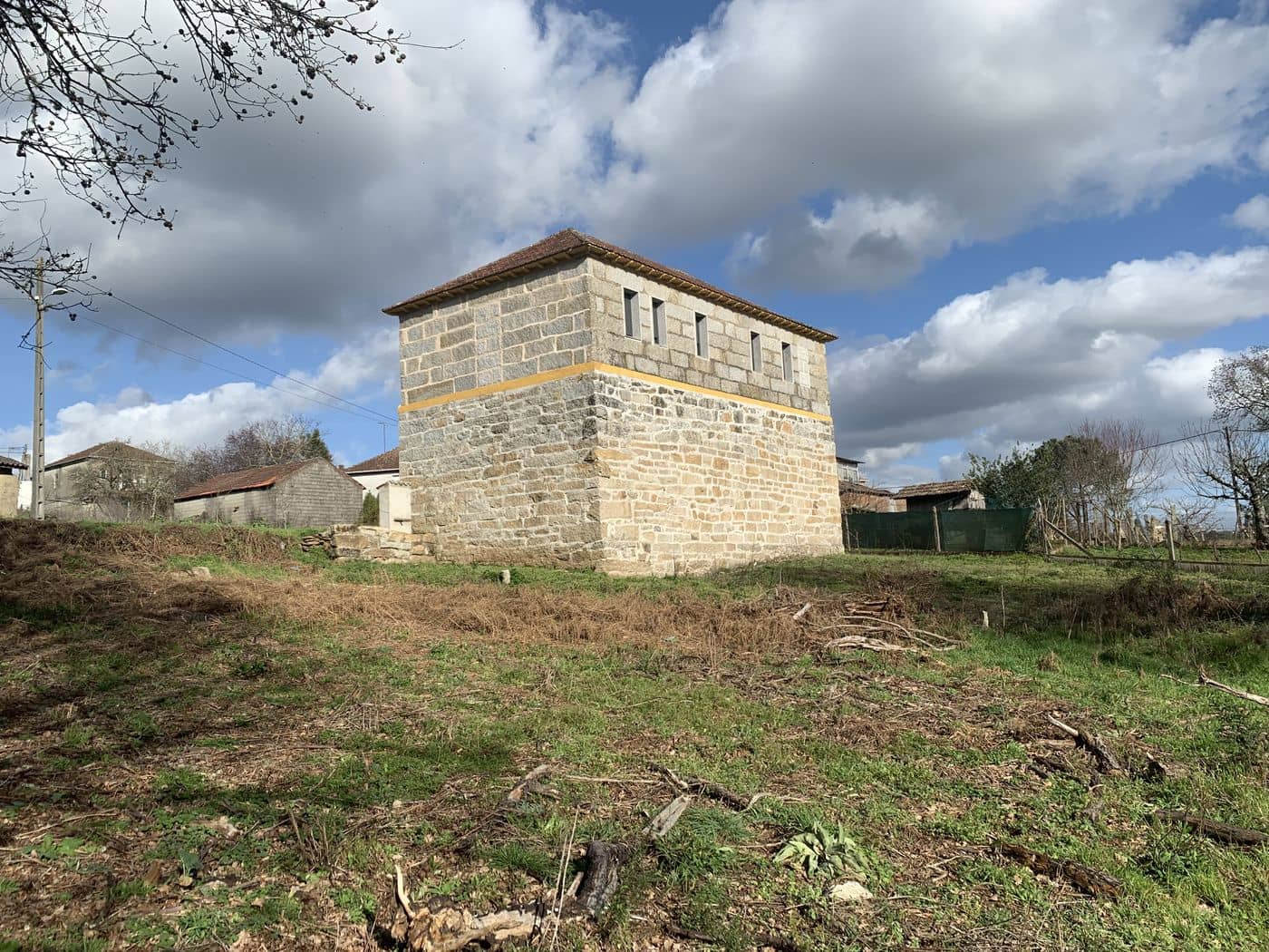 3 slaapkamer Finca/Landhuis te koop in Castrelo de Mino - € 75.000 (Ref: 8198201)