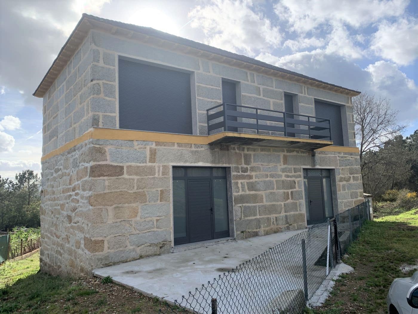 3 slaapkamer Finca/Landhuis te koop in Castrelo de Mino - € 75.000 (Ref: 8198201)