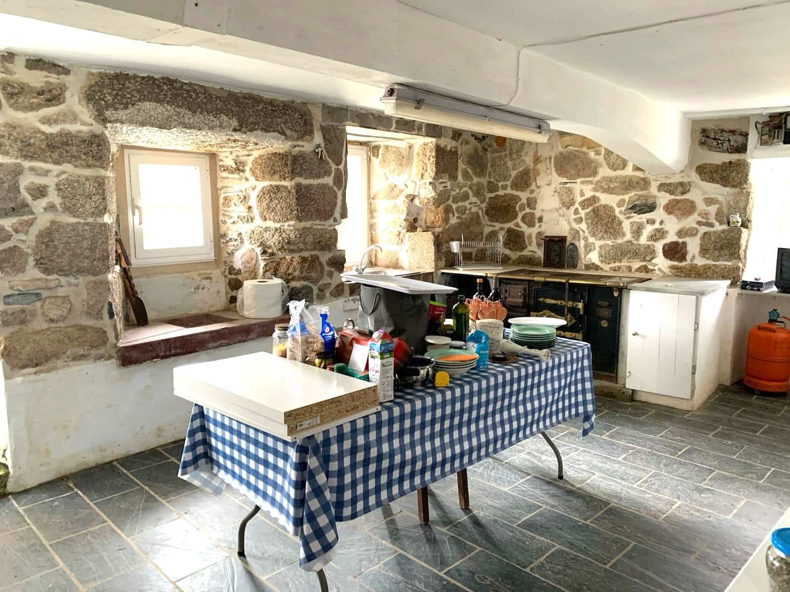 6 bedroom Finca/Country House for sale in Alfoz with garage - € 600,000 (Ref: 8221844)