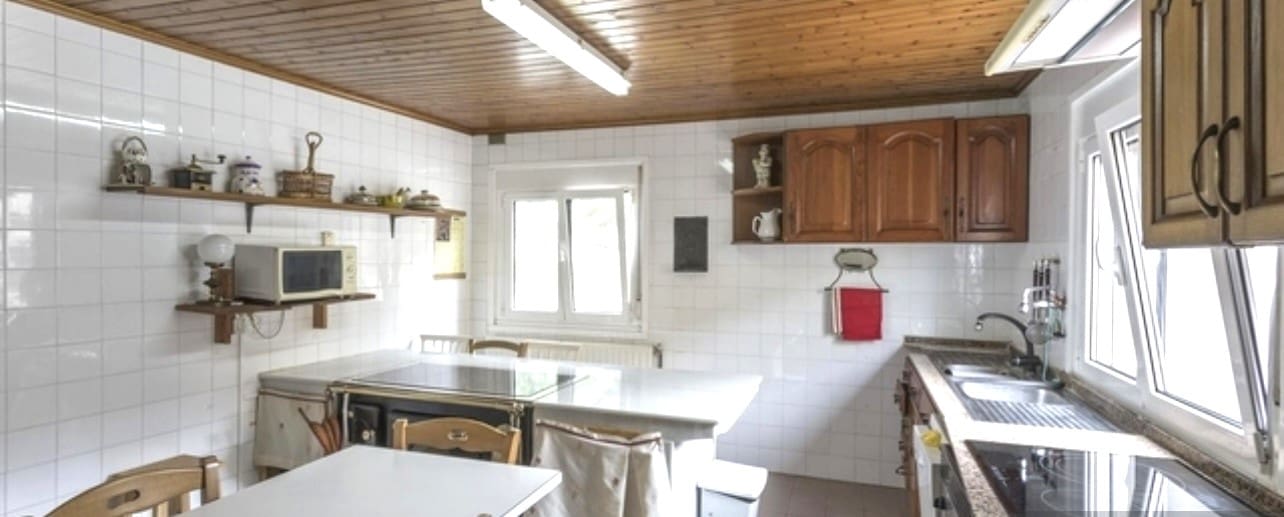 5 soveværelse Finca/Landehus til salg i Palas de Rei med garage - € 315.000 (Ref: 8248240)