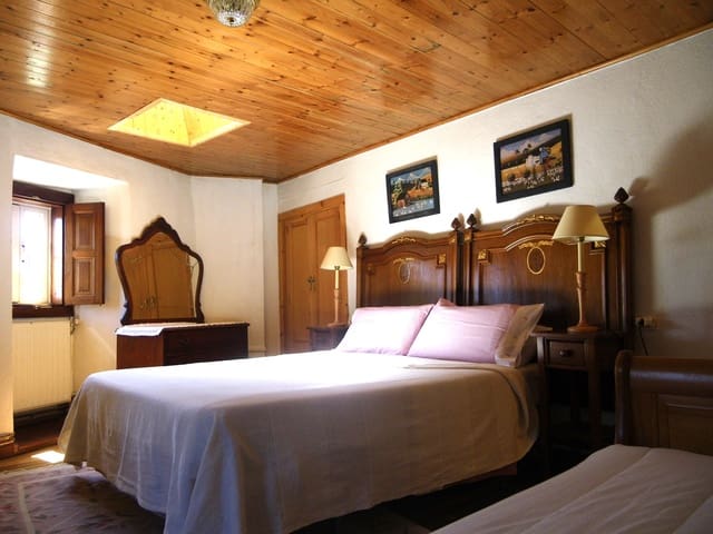 5 bedroom Finca/Country House for sale in Palas de Rei with garage - € 315,000 (Ref: 8248240)