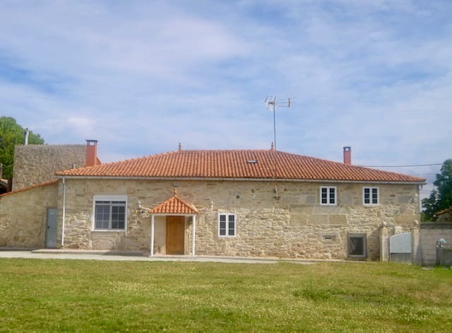 5 soveværelse Finca/Landehus til salg i Palas de Rei med garage - € 315.000 (Ref: 8248240)