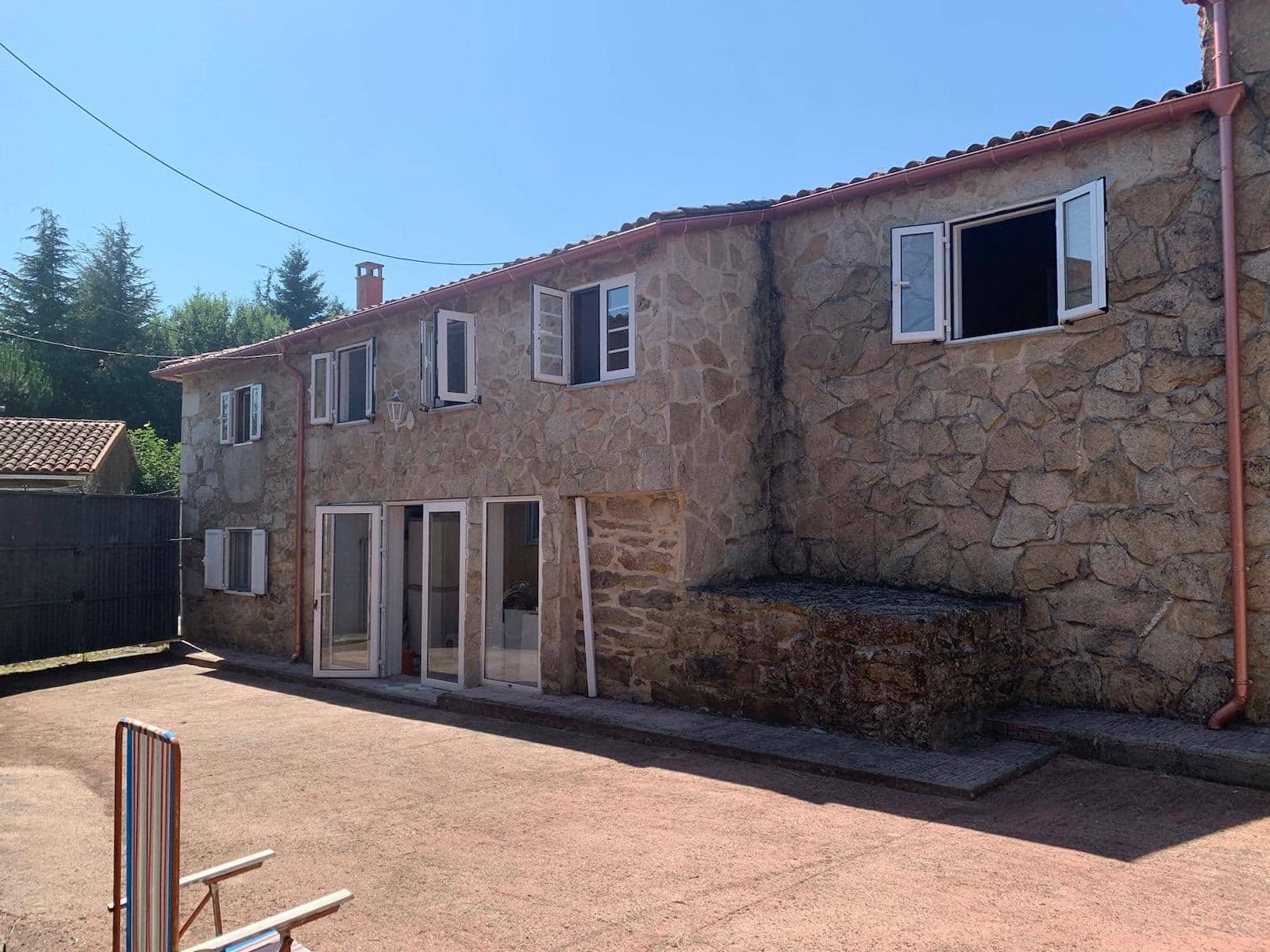 5 soveværelse Finca/Landehus til salg i Palas de Rei med garage - € 315.000 (Ref: 8248240)