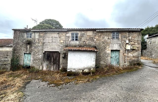 4 bedroom Finca/Country House for sale in Carballedo - € 115,000 (Ref: 8511126)