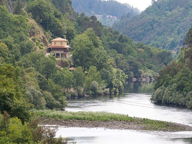 9 soveværelse Finca/Landehus til salg i Nogueira de Ramuin med swimmingpool - € 550.000 (Ref: 8575826)