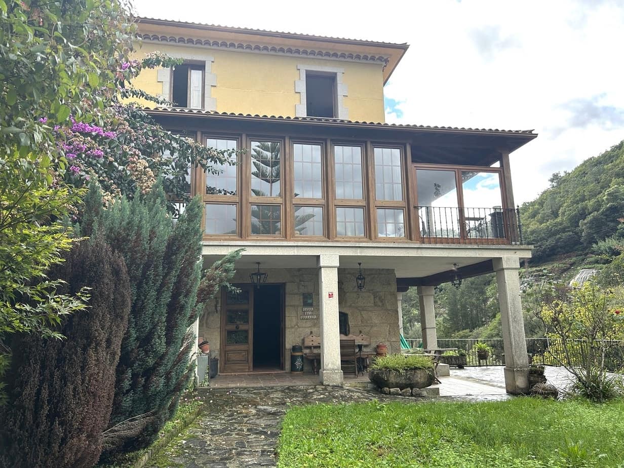 9 soveværelse Finca/Landehus til salg i Nogueira de Ramuin med swimmingpool - € 550.000 (Ref: 8575826)