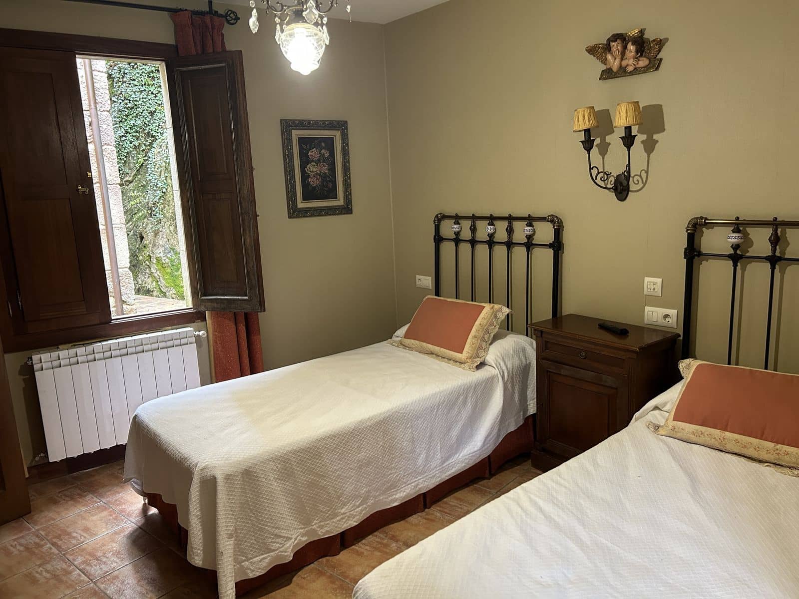 9 soveværelse Finca/Landehus til salg i Nogueira de Ramuin med swimmingpool - € 550.000 (Ref: 8575826)