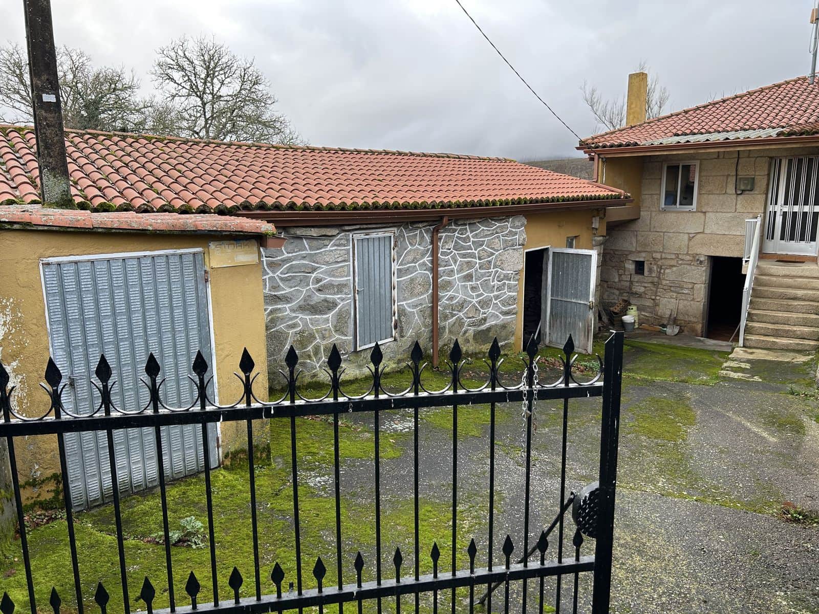 4 soveværelse Finca/Landehus til salg i Parada de Sil - € 85.000 (Ref: 8758549)