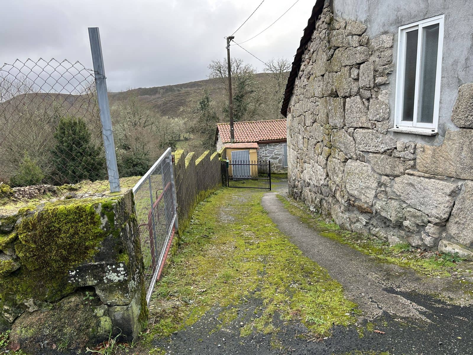 4 soveværelse Finca/Landehus til salg i Parada de Sil - € 85.000 (Ref: 8758549)