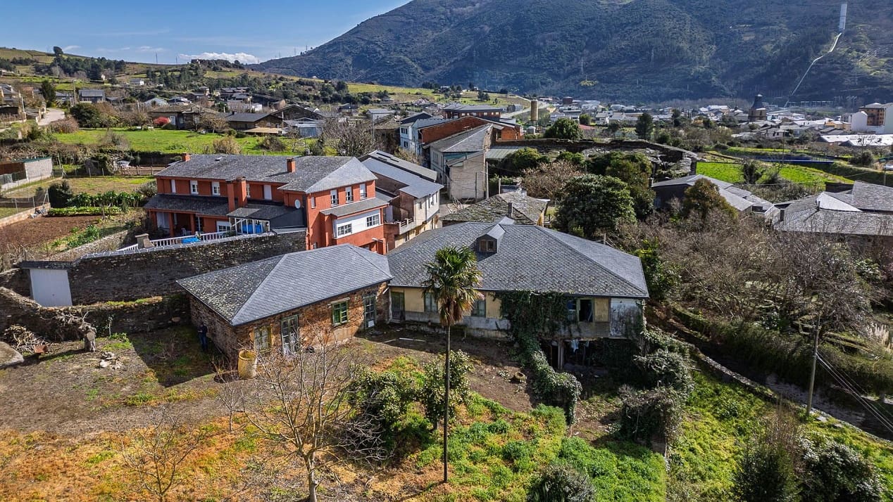 5 soveværelse Finca/Landehus til salg i A Rua - € 150.000 (Ref: 9016437)