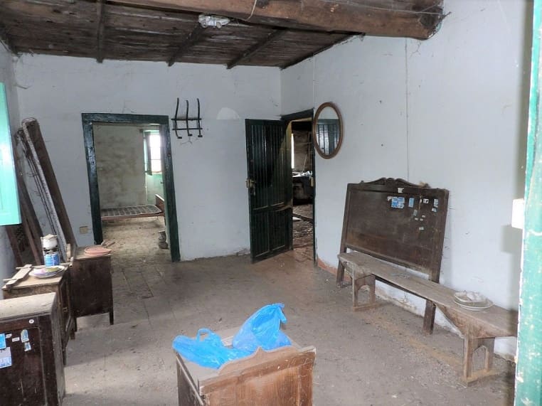 8 soveværelse Finca/Landehus til salg i O Savinao med garage - € 290.000 (Ref: 9072900)