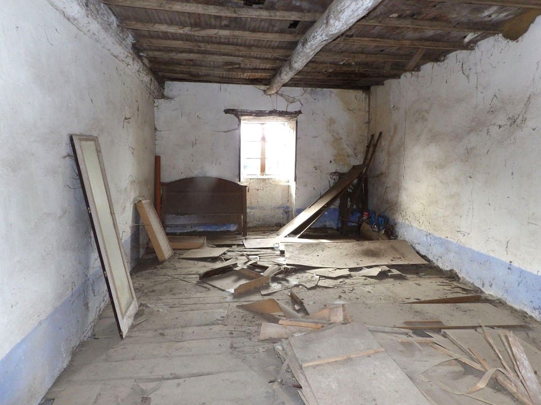 8 soveværelse Finca/Landehus til salg i O Savinao med garage - € 290.000 (Ref: 9072900)