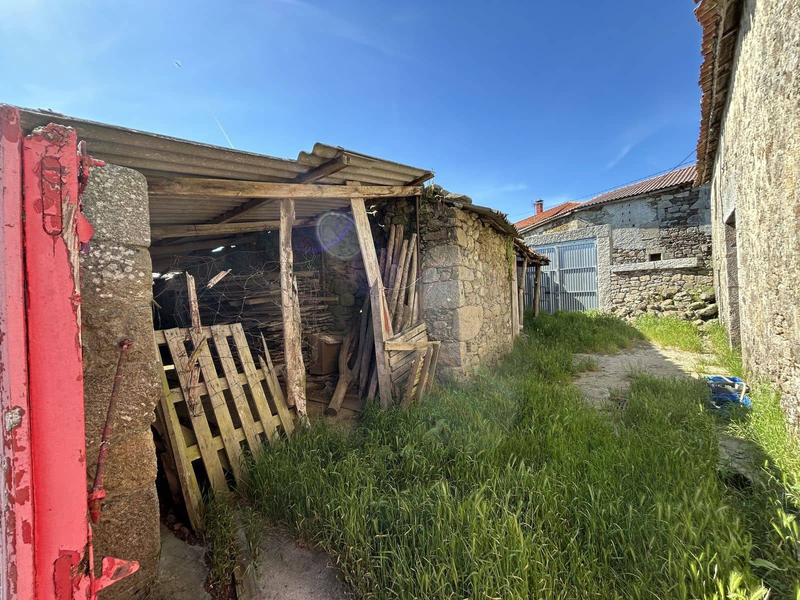 8 soveværelse Finca/Landehus til salg i O Savinao med garage - € 290.000 (Ref: 9072900)