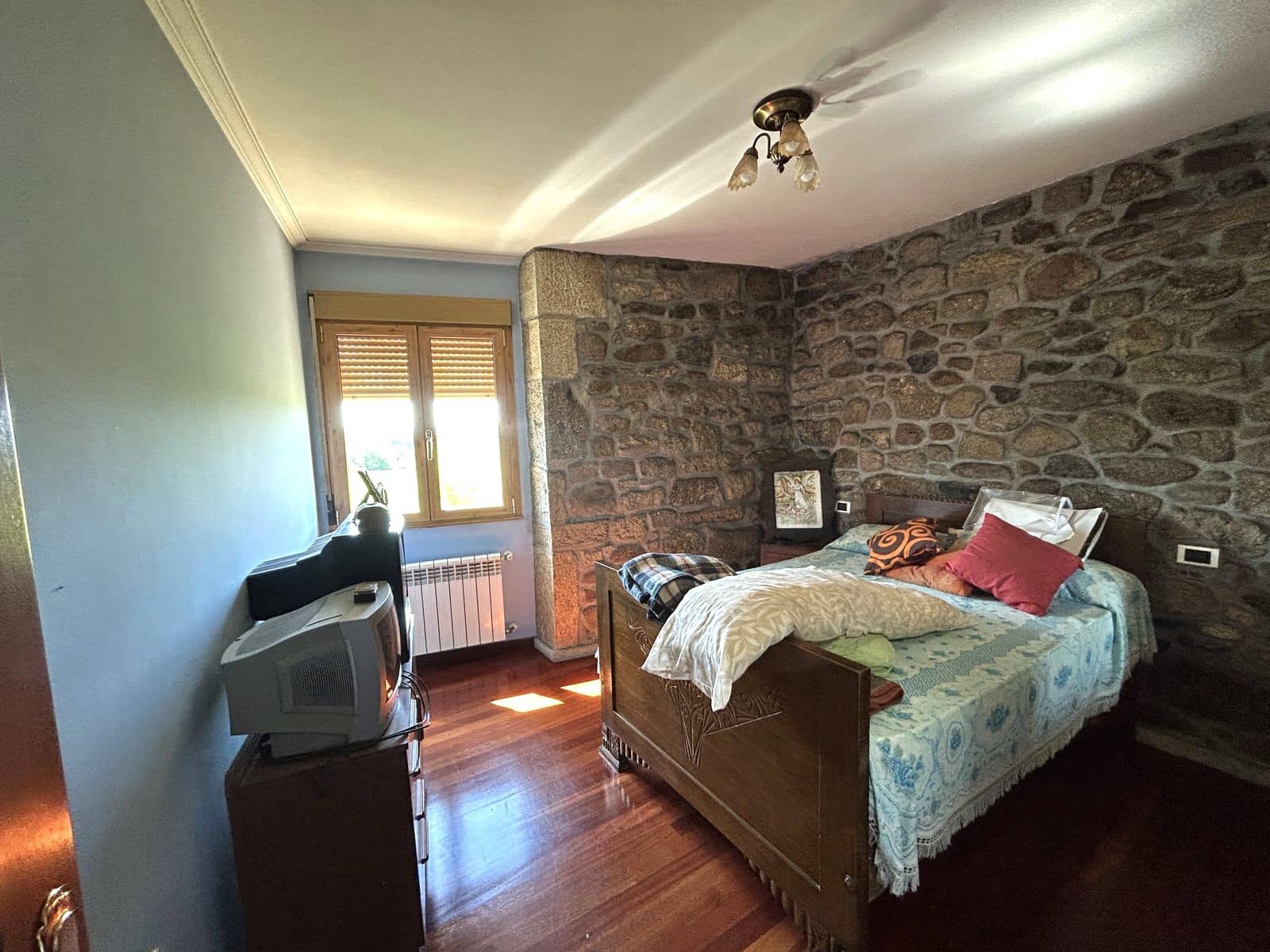 8 soveværelse Finca/Landehus til salg i O Savinao med garage - € 290.000 (Ref: 9072900)