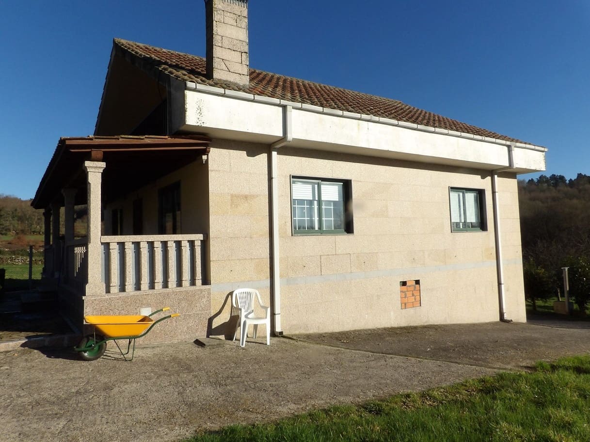 5 soveværelse Finca/Landehus til salg i O Savinao med garage - € 179.900 (Ref: 9101336)