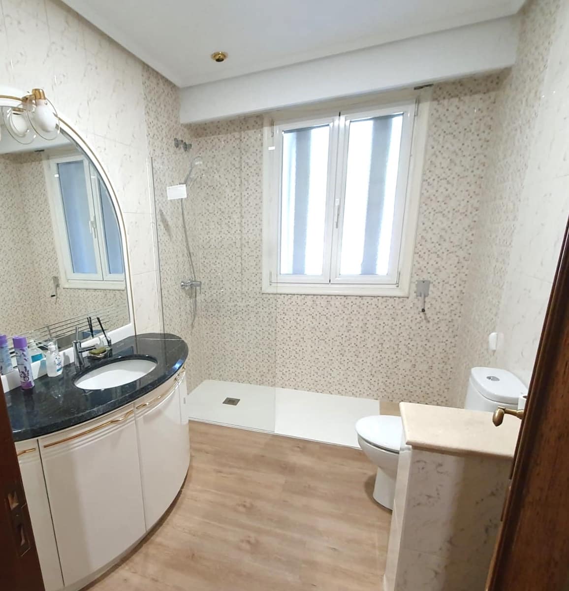 5 soveværelse Finca/Landehus til salg i Barbadas med swimmingpool garage - € 460.000 (Ref: 9112970)