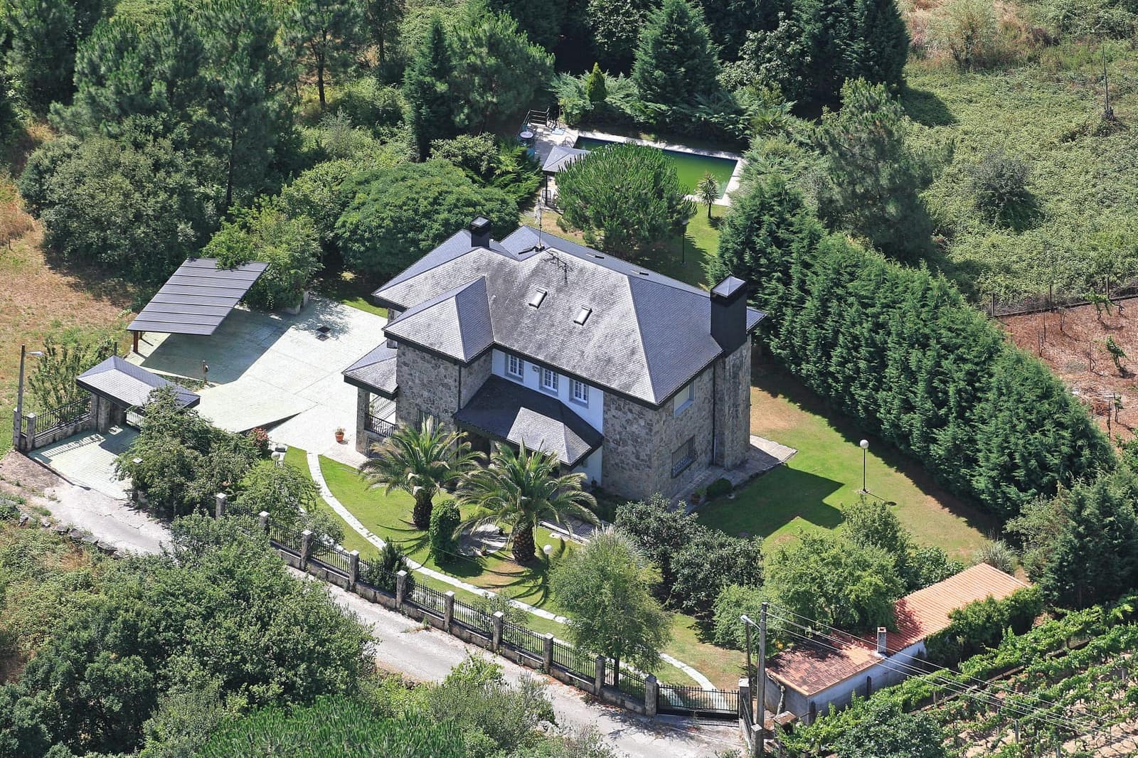 5 soveværelse Finca/Landehus til salg i Barbadas med swimmingpool garage - € 460.000 (Ref: 9112970)