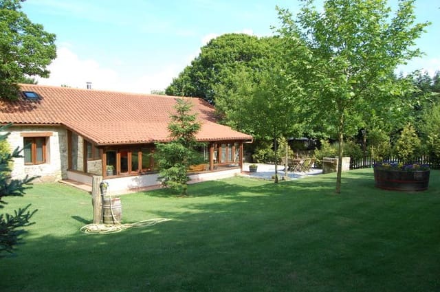 19 bedroom Guesthouse/B & B for sale in Chantada with pool garage - € 1,950,000 (Ref: 9123616)