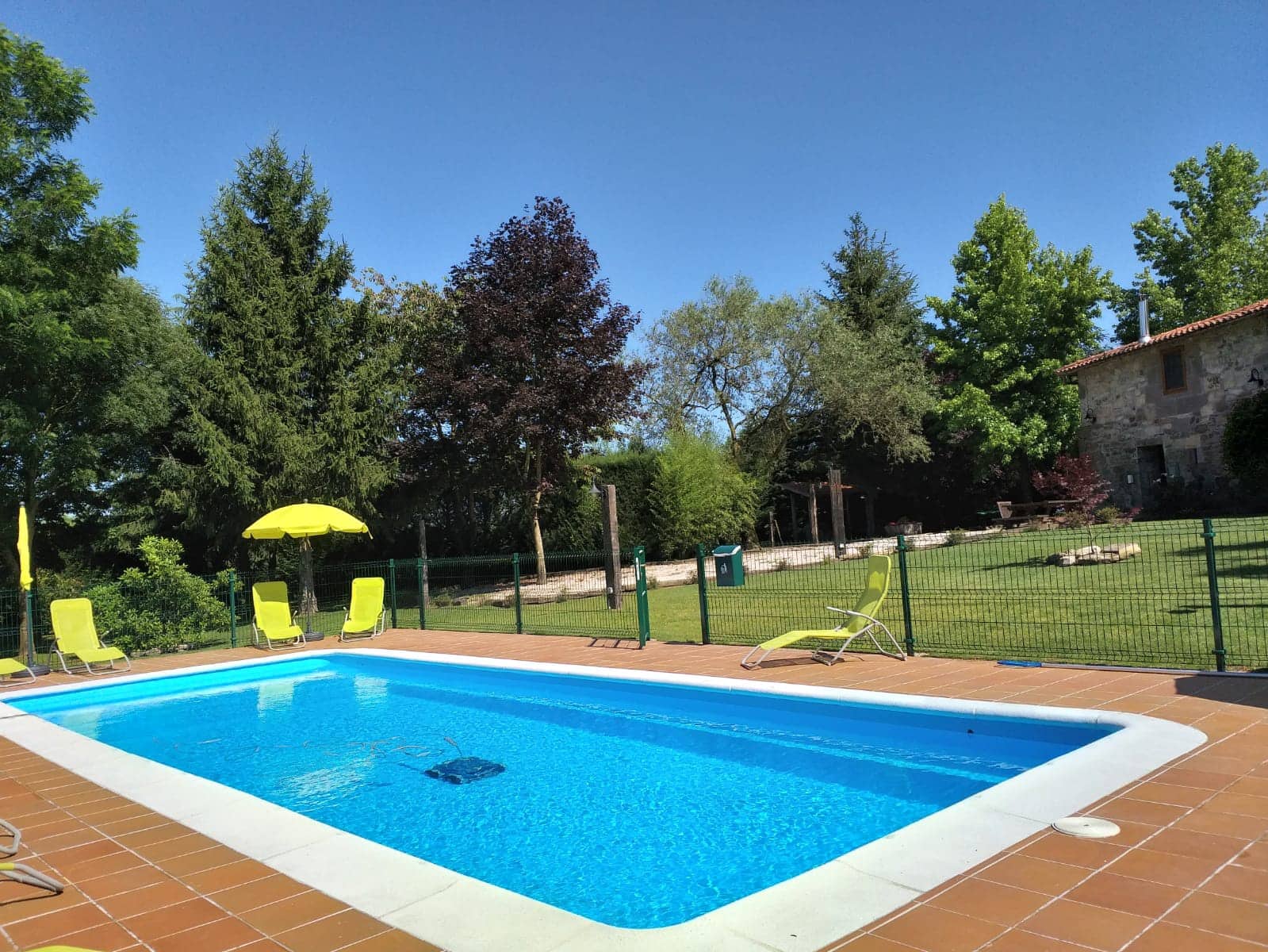 19 bedroom Guesthouse/B & B for sale in Chantada with pool garage - € 1,950,000 (Ref: 9123616)