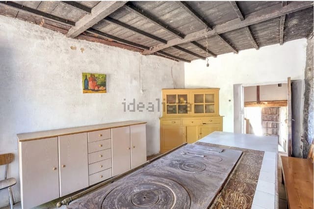 4 bedroom Finca/Country House for sale in Carballedo with garage - € 125,000 (Ref: 9588120)