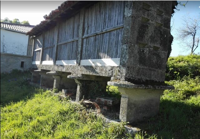 Finca/Casa Rural de 4 habitaciones en Carballedo en venta con garaje - 125.000 € (Ref: 9588120)