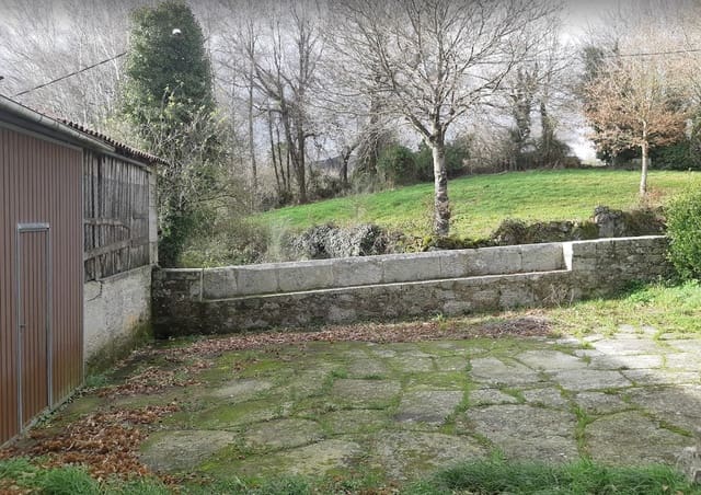 4 bedroom Finca/Country House for sale in Carballedo with garage - € 125,000 (Ref: 9588120)