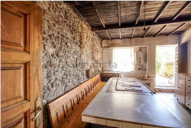 4 bedroom Finca/Country House for sale in Carballedo with garage - € 125,000 (Ref: 9588120)