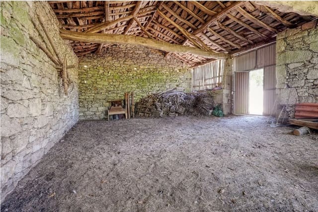 4 bedroom Finca/Country House for sale in Carballedo with garage - € 125,000 (Ref: 9588120)