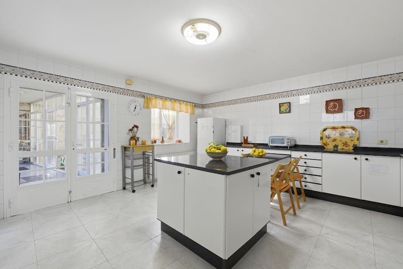 11 sovrum Finca/Hus på landet till salu i Ponteareas med pool garage - 465 000 € (Ref: 9641390)