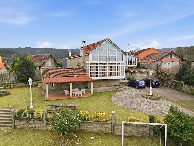 11 sovrum Finca/Hus på landet till salu i Ponteareas med pool garage - 465 000 € (Ref: 9641390)