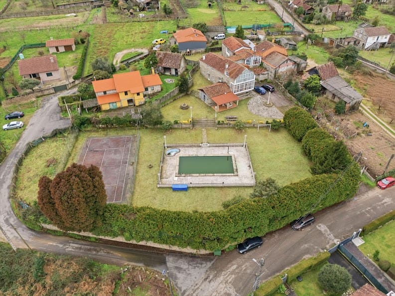 11 sovrum Finca/Hus på landet till salu i Ponteareas med pool garage - 465 000 € (Ref: 9641390)