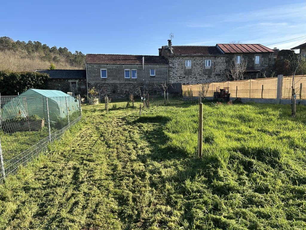 4 bedroom Finca/Country House for sale in Boboras - € 75,000 (Ref: 9694402)