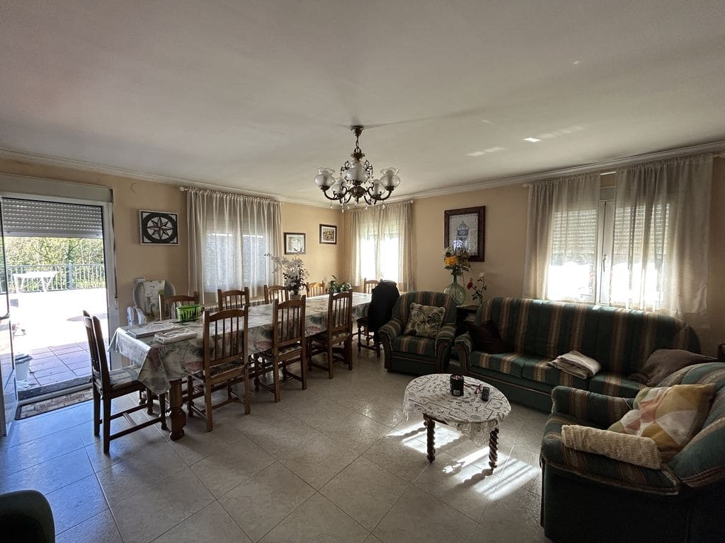 4 bedroom Finca/Country House for sale in A Pobra de Brollon - € 110,000 (Ref: 9734088)