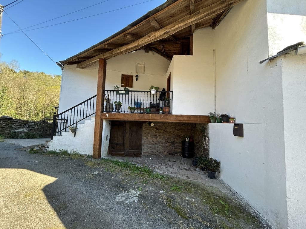 4 bedroom Finca/Country House for sale in A Pobra de Brollon - € 110,000 (Ref: 9734088)