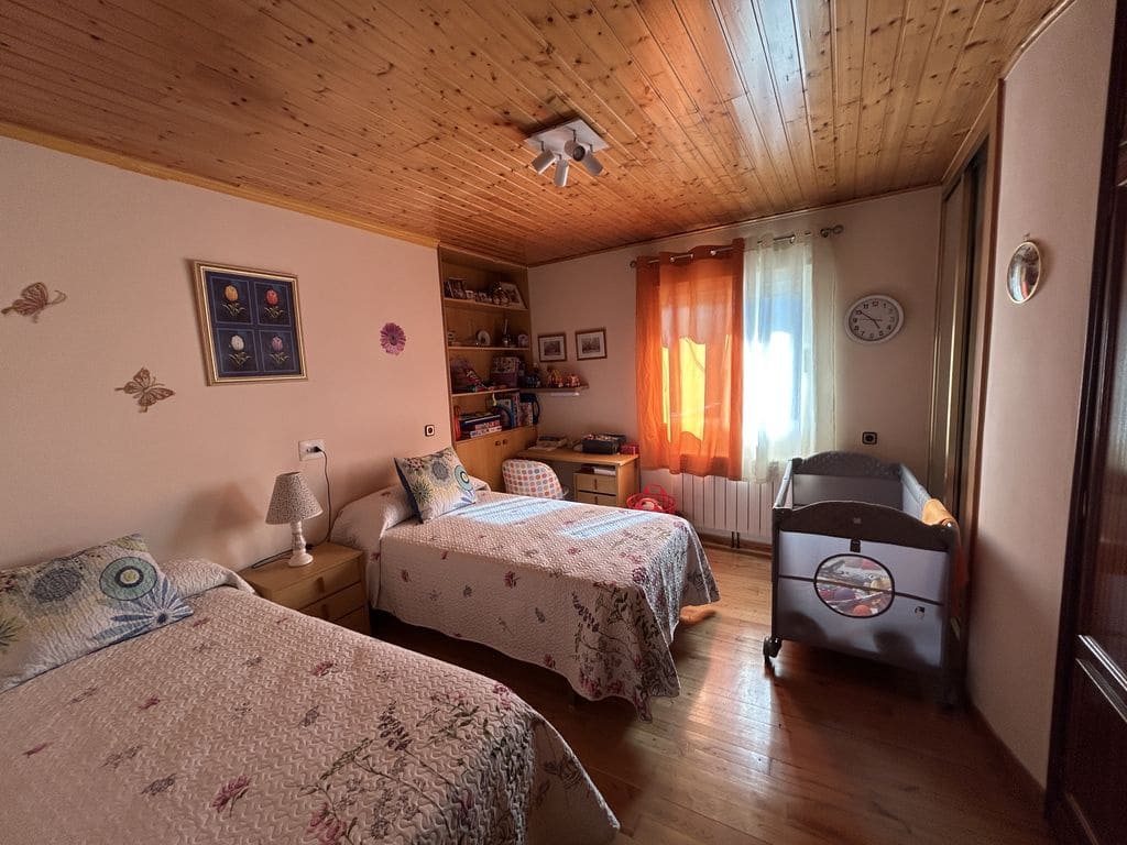 4 bedroom Finca/Country House for sale in A Pobra de Brollon - € 110,000 (Ref: 9734088)