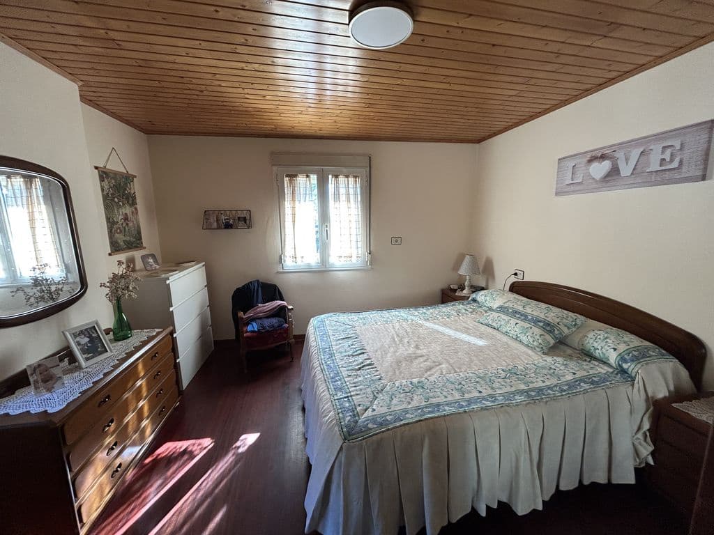 4 bedroom Finca/Country House for sale in A Pobra de Brollon - € 110,000 (Ref: 9734088)