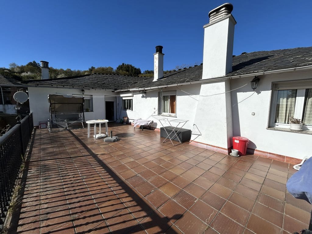 4 bedroom Finca/Country House for sale in A Pobra de Brollon - € 110,000 (Ref: 9734088)