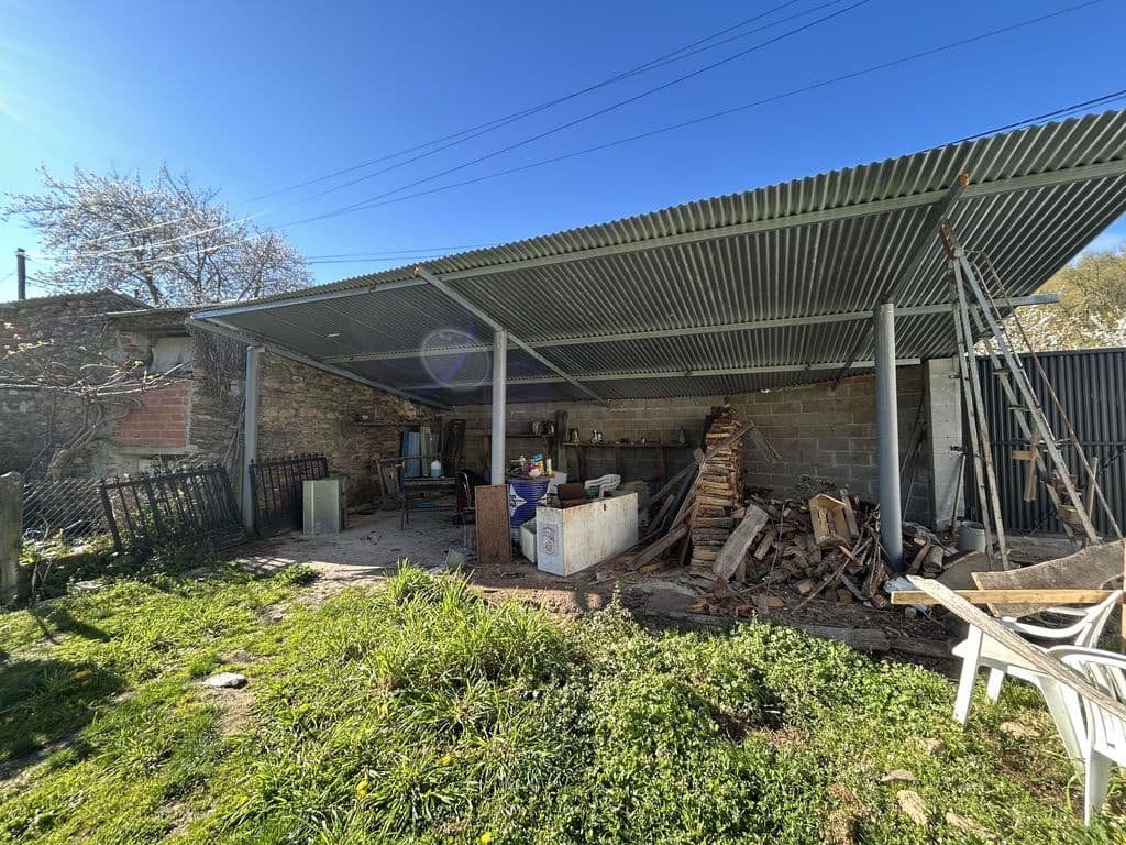 4 bedroom Finca/Country House for sale in A Pobra de Brollon - € 110,000 (Ref: 9734088)