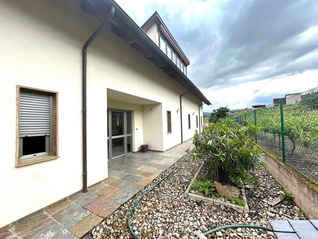 4 soveværelse Finca/Landehus til salg i O Barco de Valdeorras - € 320.000 (Ref: 9815255)
