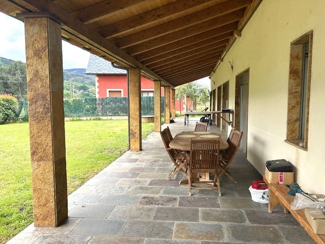 4 soveværelse Finca/Landehus til salg i O Barco de Valdeorras - € 320.000 (Ref: 9815255)